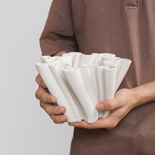 3D-Printed White Ceramic Swell Vase – 13cm - VASCAPE