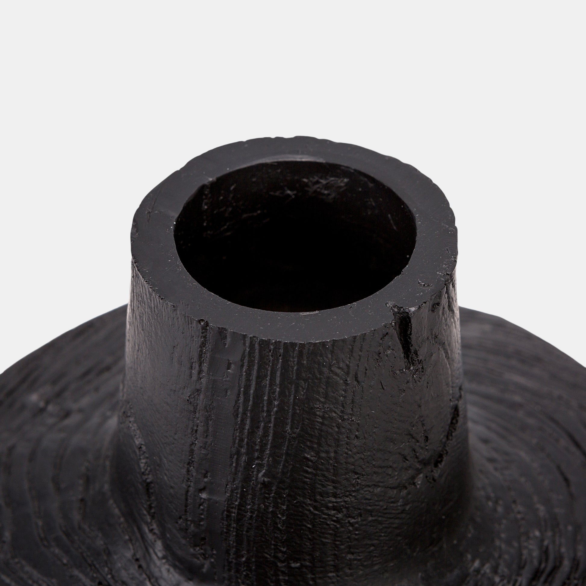 Textured black large vase featuring concrete-resin fusion, accompanied by bold floor vases and industrial-chic bud vases. Cheap vase solution for loft spaces and commercial environments needing urban edge.