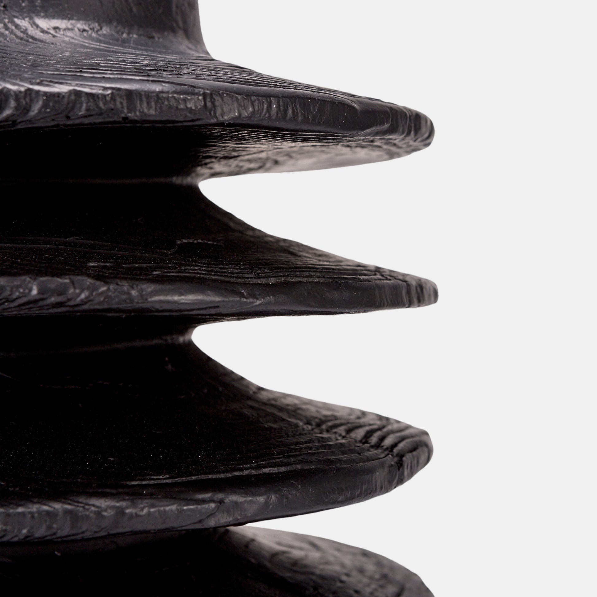 Oversized black large vase with liquid-metal resin finish, harmonizing with slender floor vases and micro bud vases. Cheap vase package delivering high-end aesthetics at accessible pricing.