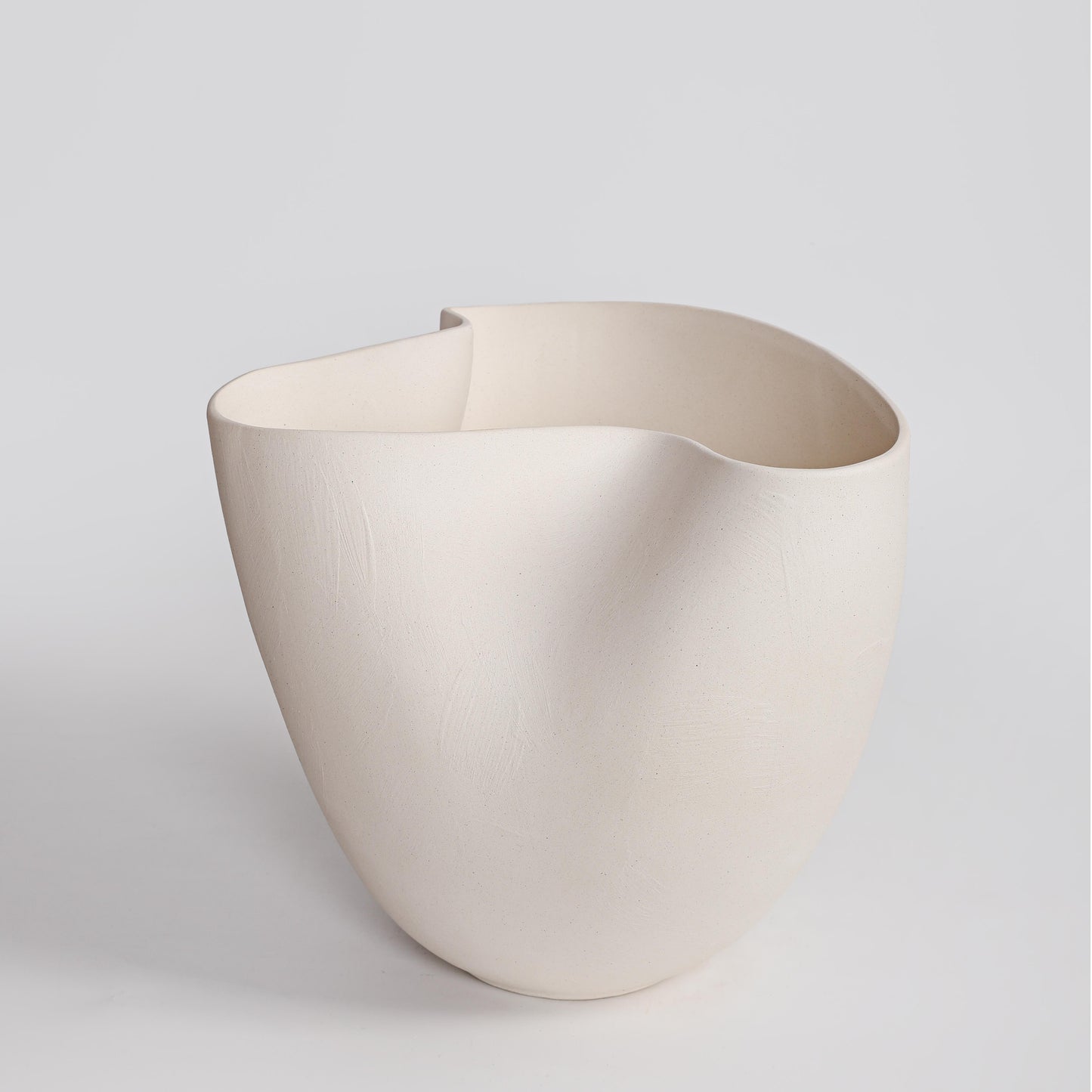 Hand-finished Ceramic Morph Bowl – 38cm