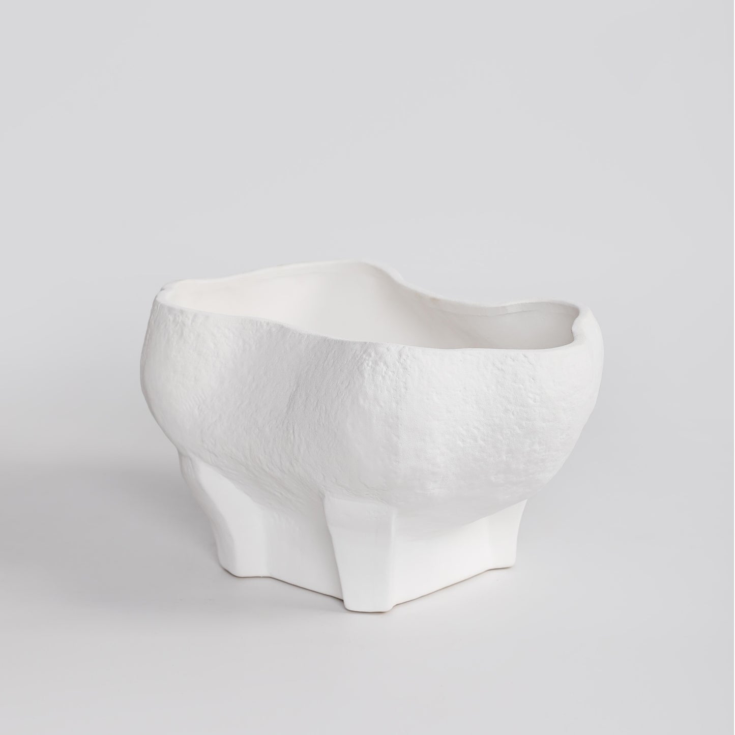 Hand-finished Ceramic Shellflow Bowl – 35cm