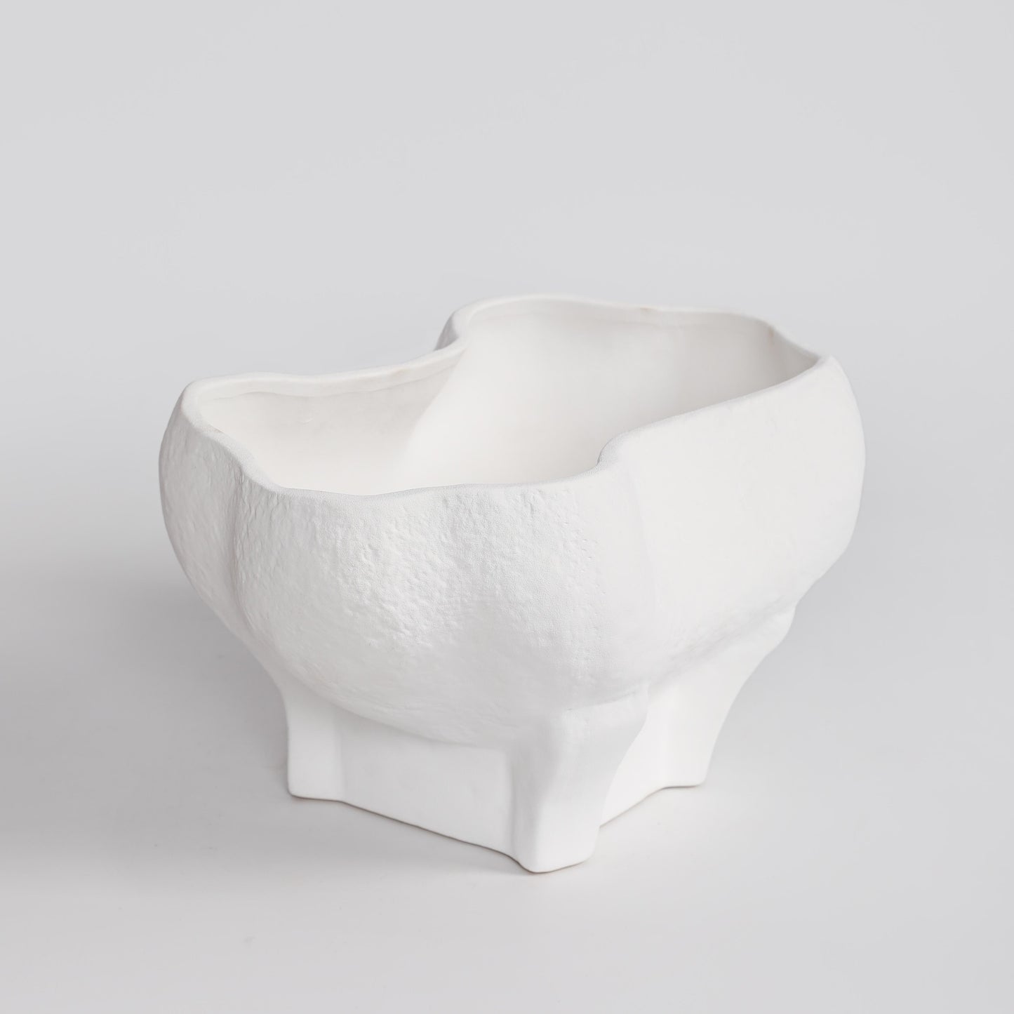 Hand-finished Ceramic Shellflow Bowl – 35cm