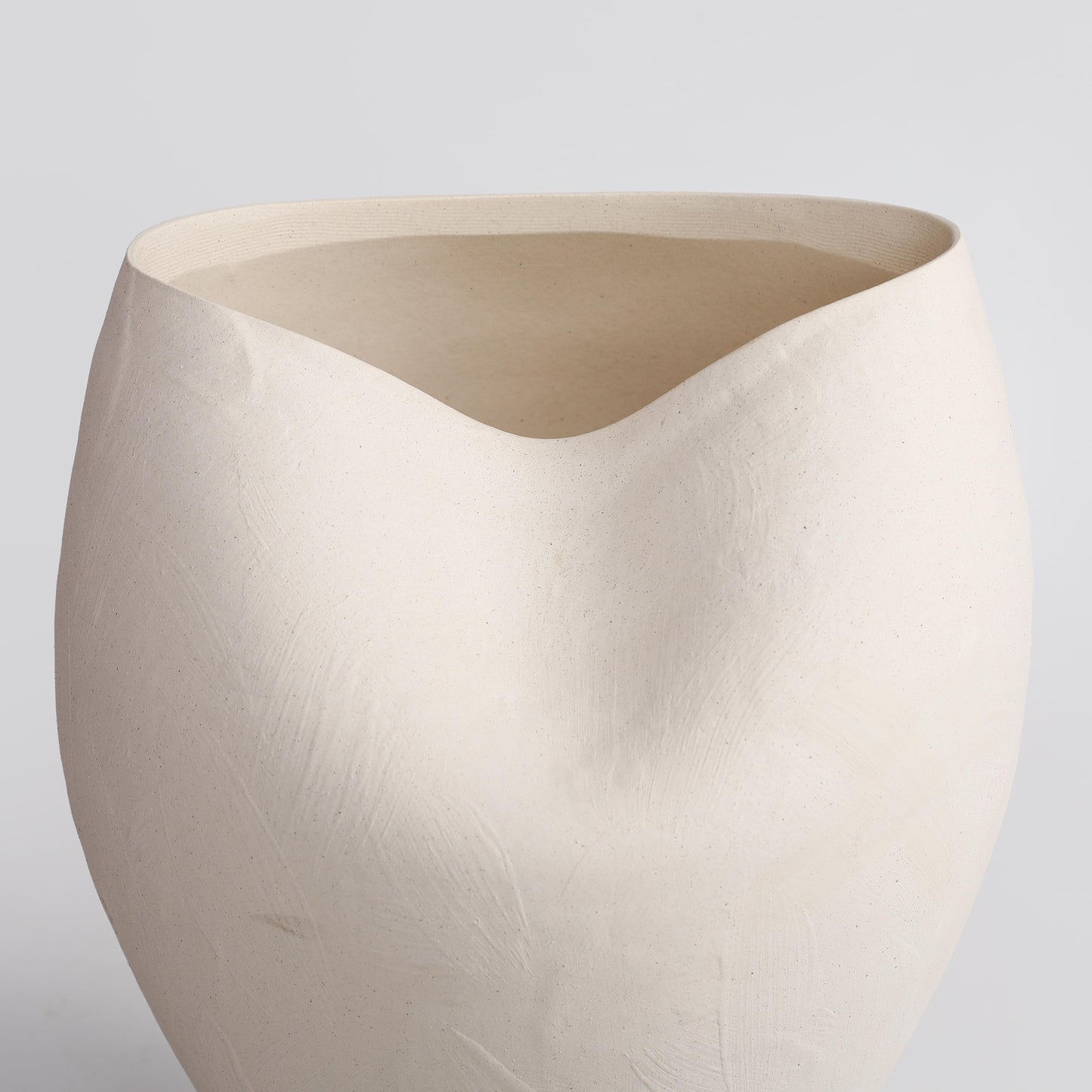 Hand-finished Ceramic Forme Vase – 35cm - VASCAPE