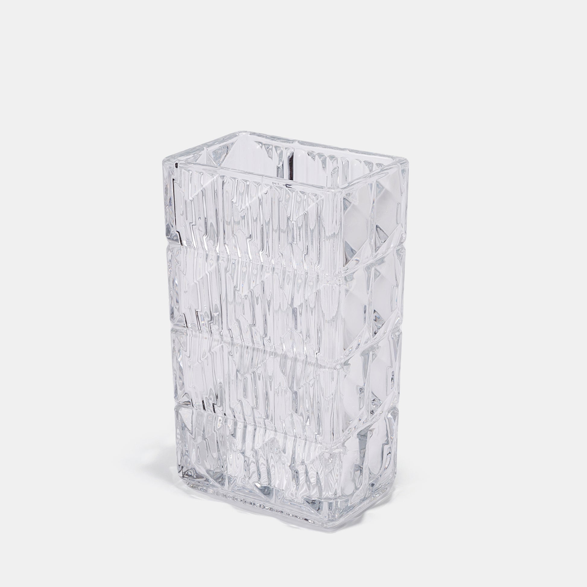 Redefine elegance with our floor vase designs. As versatile decorative vases, they suit minimalist or maximalist themes. The sleek tall glass vase highlights orchids or pampas grass, while the large floor vase anchors grand spaces. Designed as vases flower vases, they pair effortlessly with peonies or sunflowers. Fill flower vases with flowers for vibrant bursts of color or leave empty for sculptural impact. Shatter-resistant and easy to clean, these pieces marry practicality with high-end style.