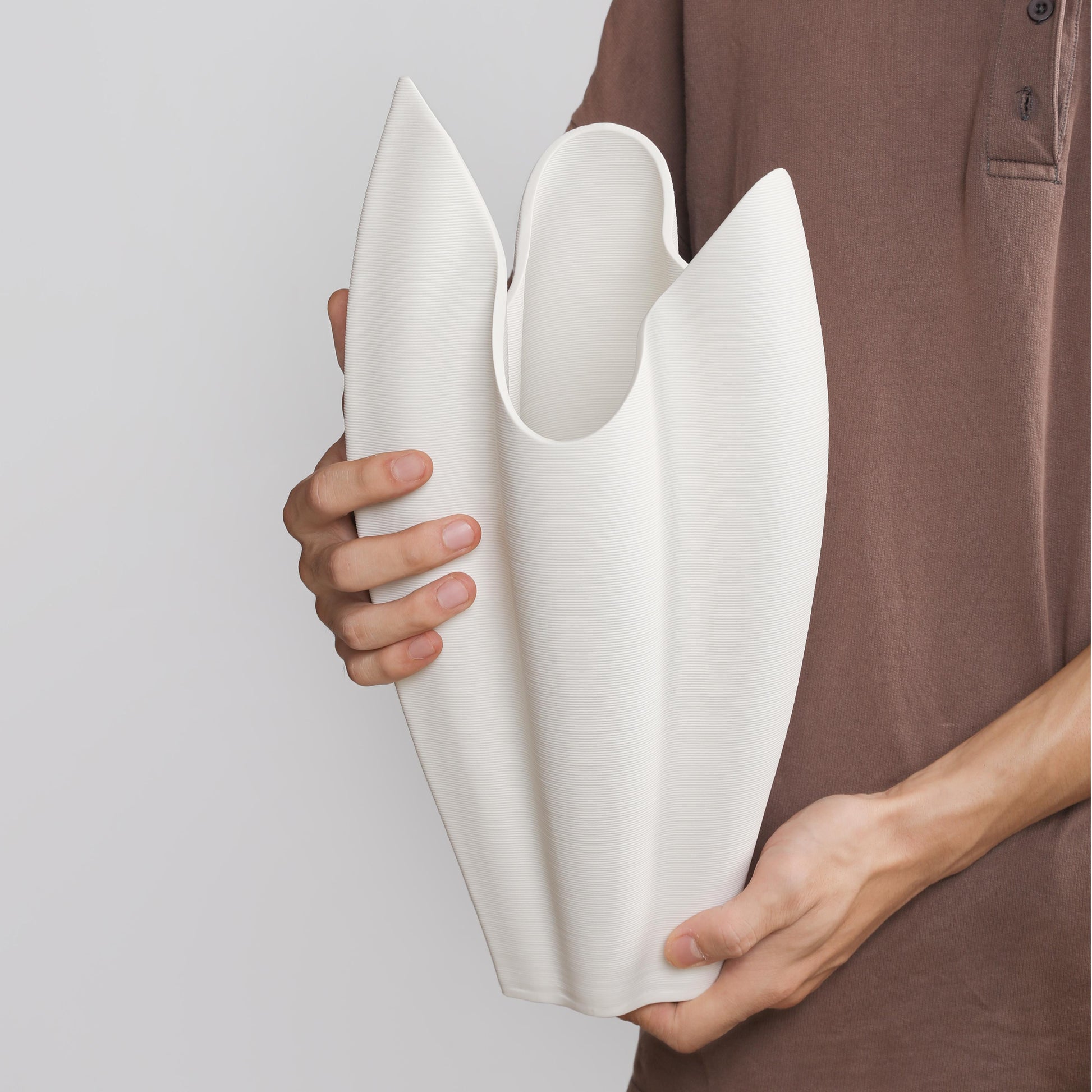3D-Printed White Ceramic Petal Crest Vase - VASCAPE