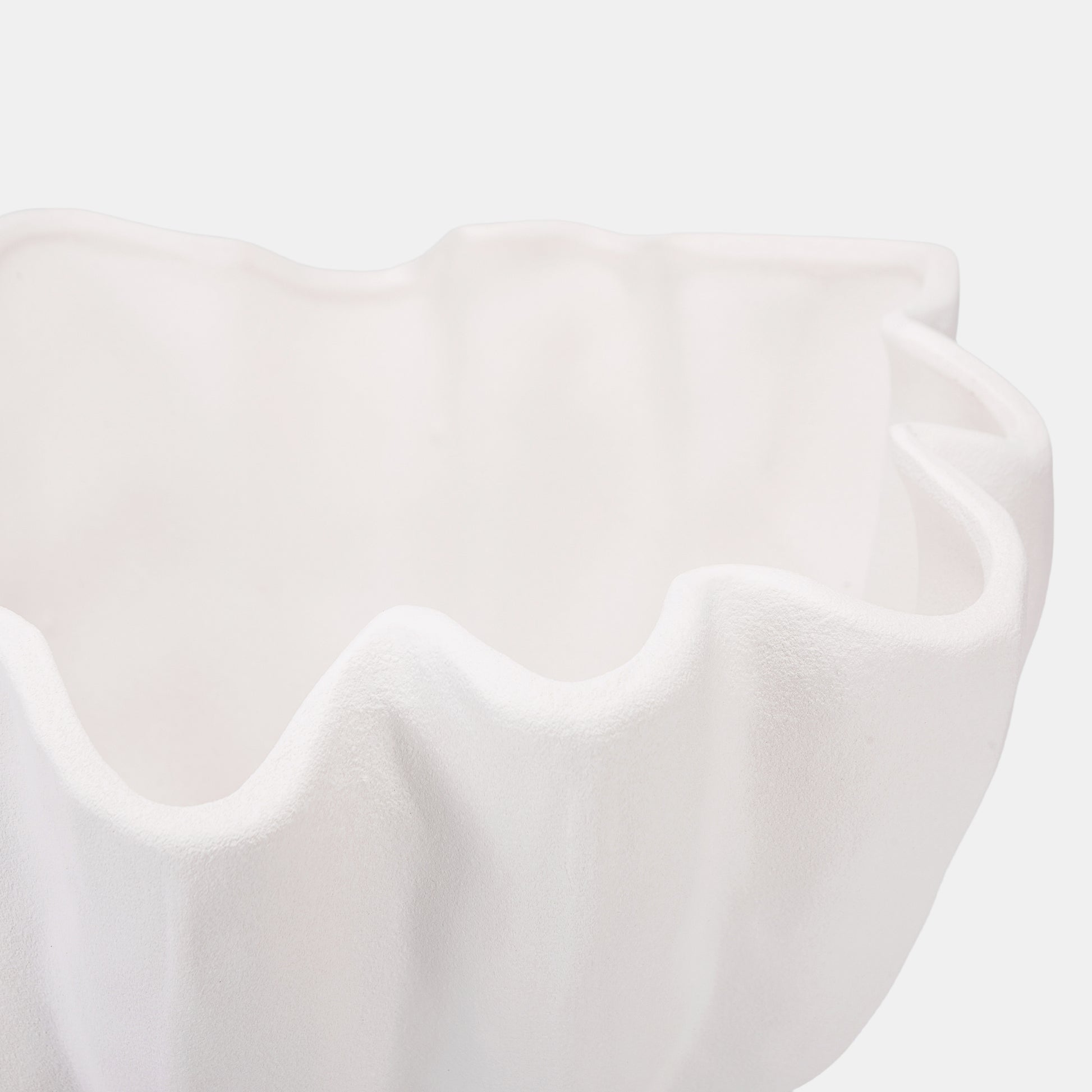 Dynamic shadows dance across this white color vase’s ridges, blending gallery-worthy design with everyday function. Nestle single stems as sculptural bud vases or stage lavish flower vase displays. The 22cm stature balances stability for dried botanicals and fresh blooms, perfect for minimalist and maximalist spaces. 