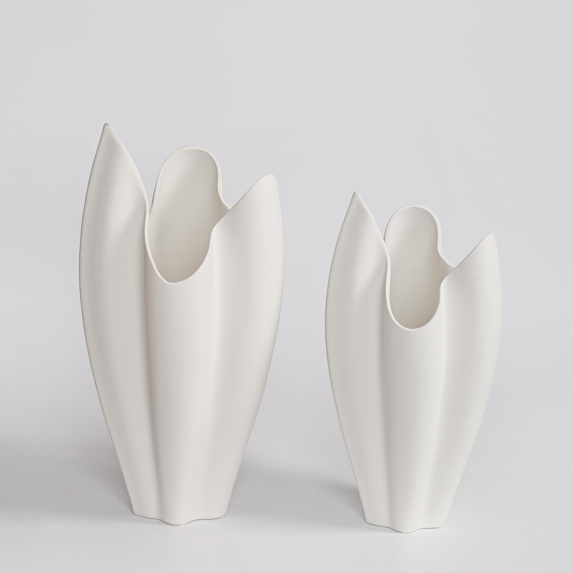 3D-Printed White Ceramic Petal Crest Vase - VASCAPE