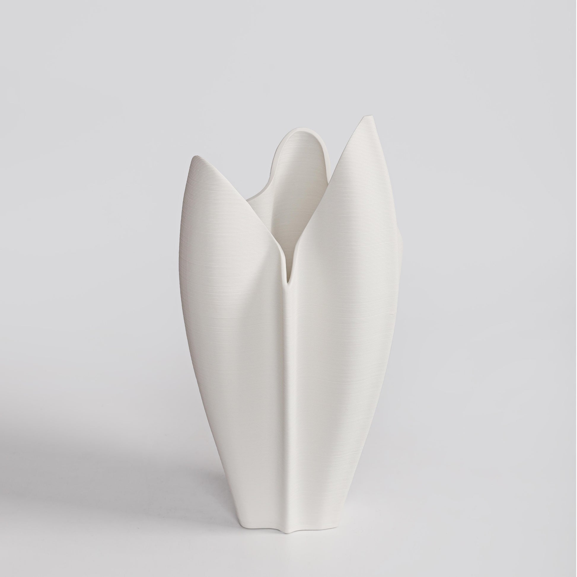 3D-Printed White Ceramic Petal Crest Vase - VASCAPE