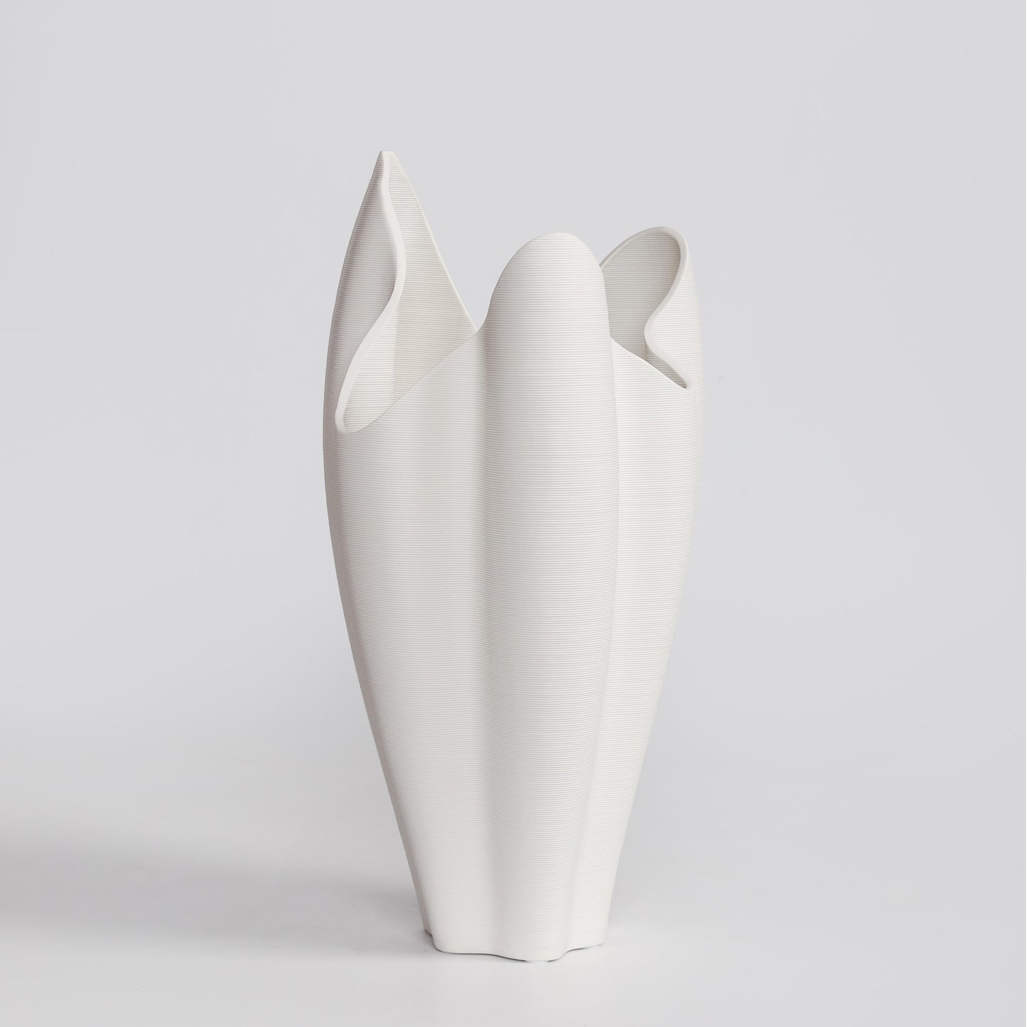 3D-Printed White Ceramic Petal Crest Vase - VASCAPE
