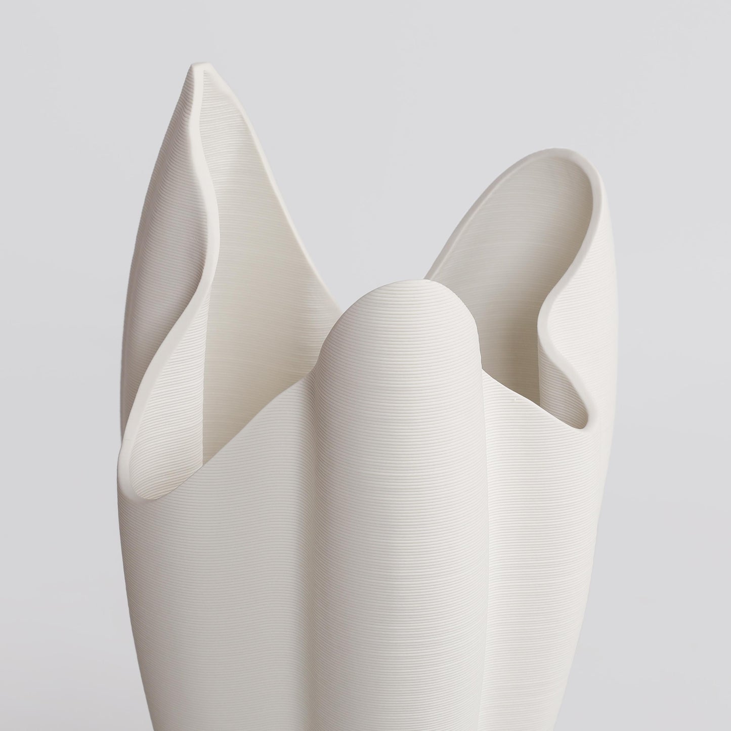 3D-Printed White Ceramic Petal Crest Vase - VASCAPE