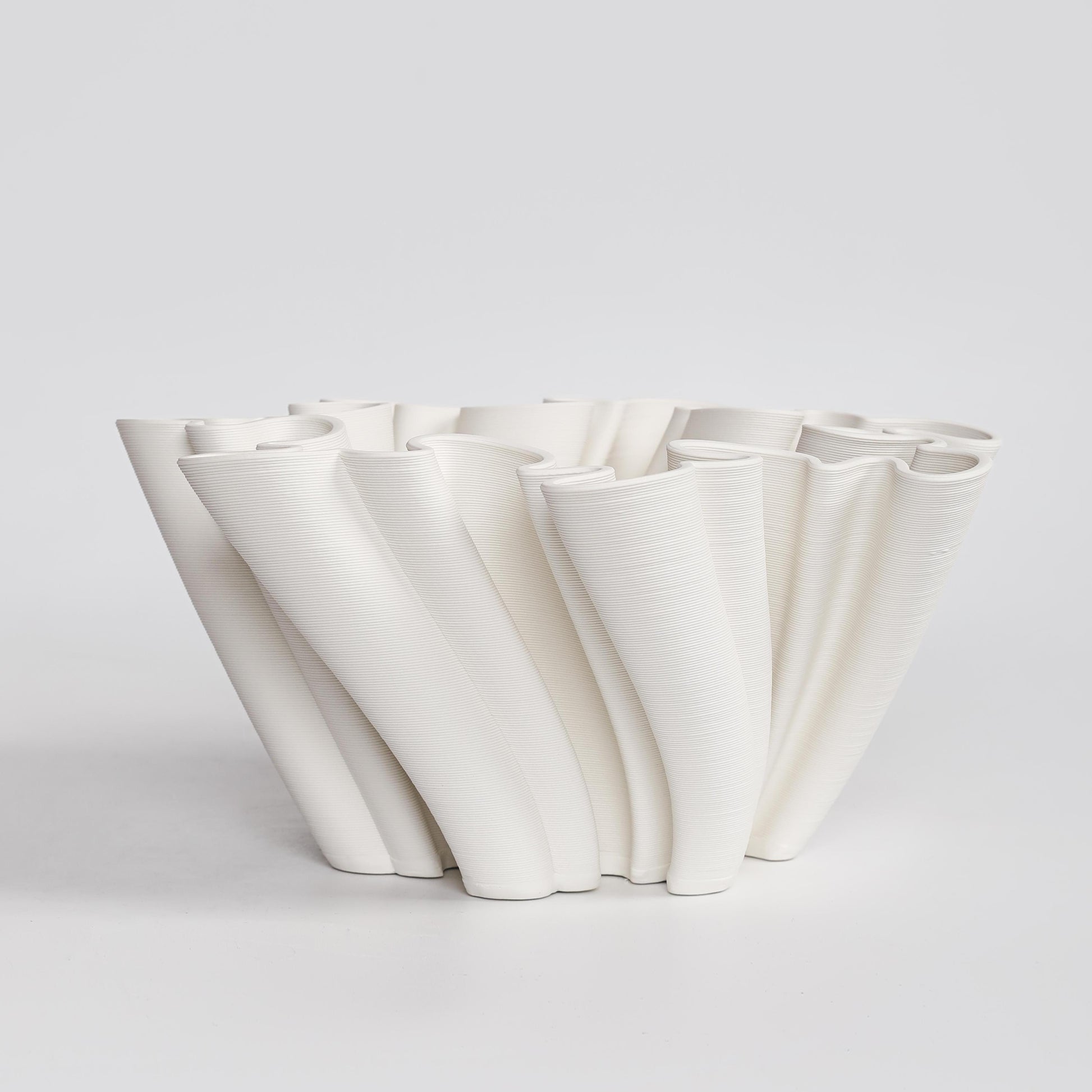3D-Printed White Ceramic Swell Vase – 32cm - VASCAPE