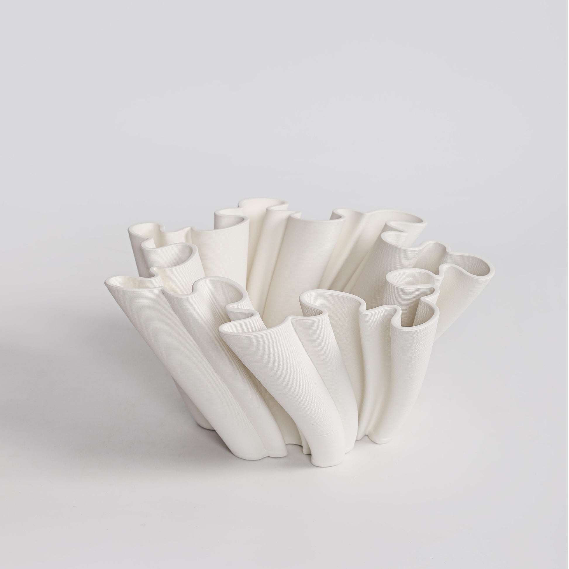 3D-Printed White Ceramic Swell Vase – 32cm - VASCAPE