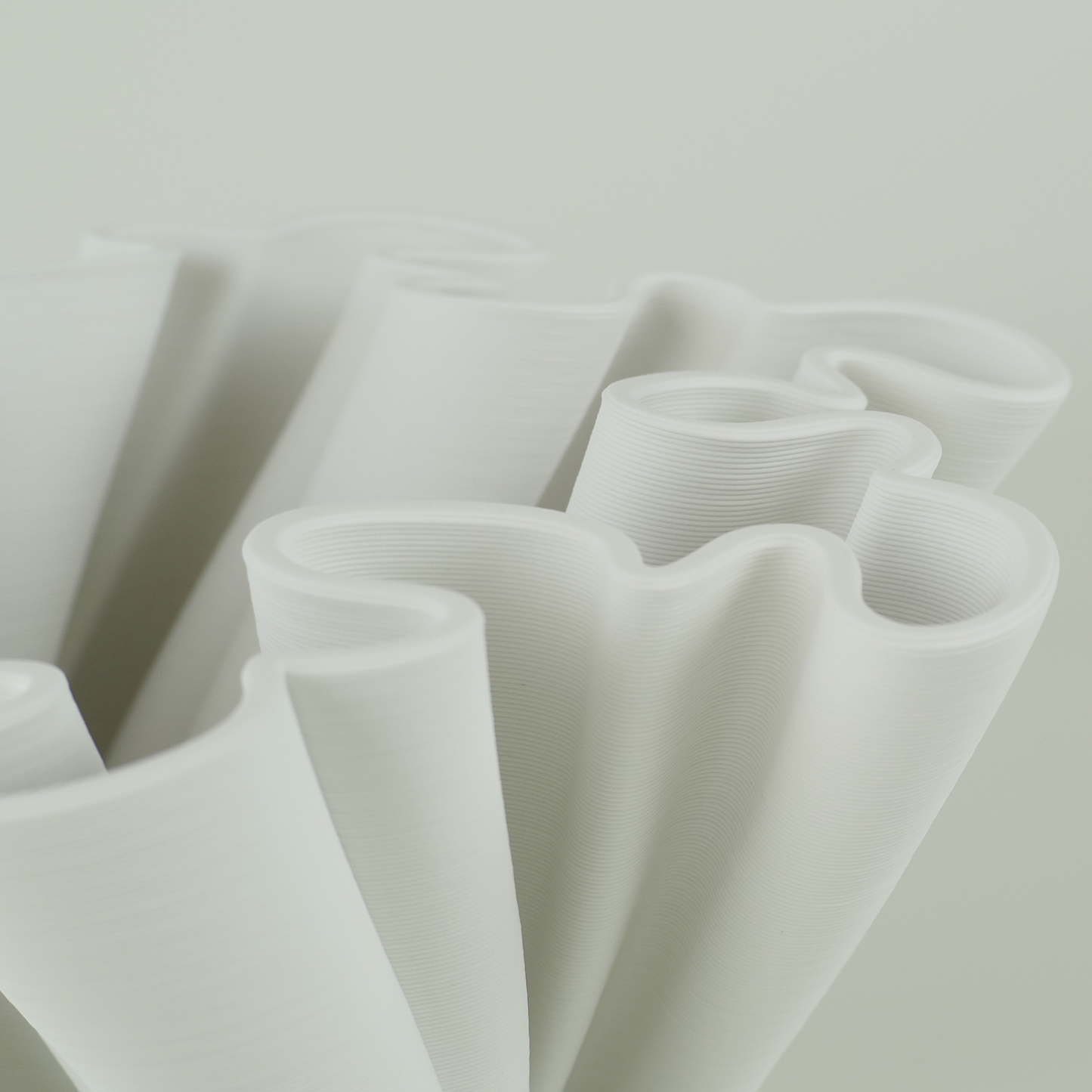 White 3D-Printed Wave Ceramic Vase- 15cm