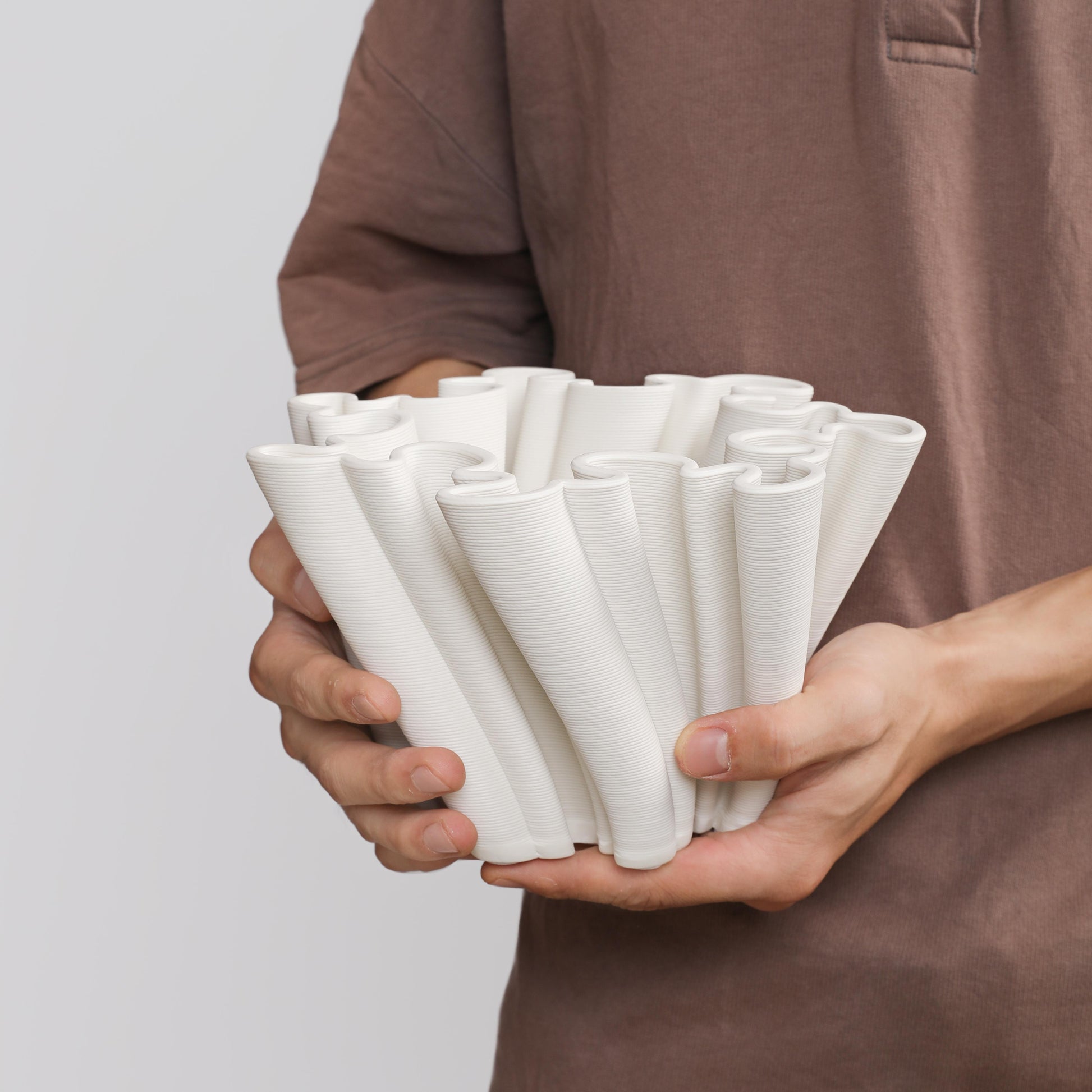 3D-Printed White Ceramic Swell Vase – 13cm - VASCAPE