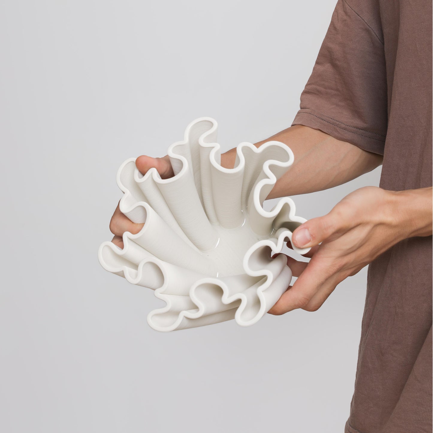 3D-Printed White Ceramic Swell Vase – 13cm - VASCAPE