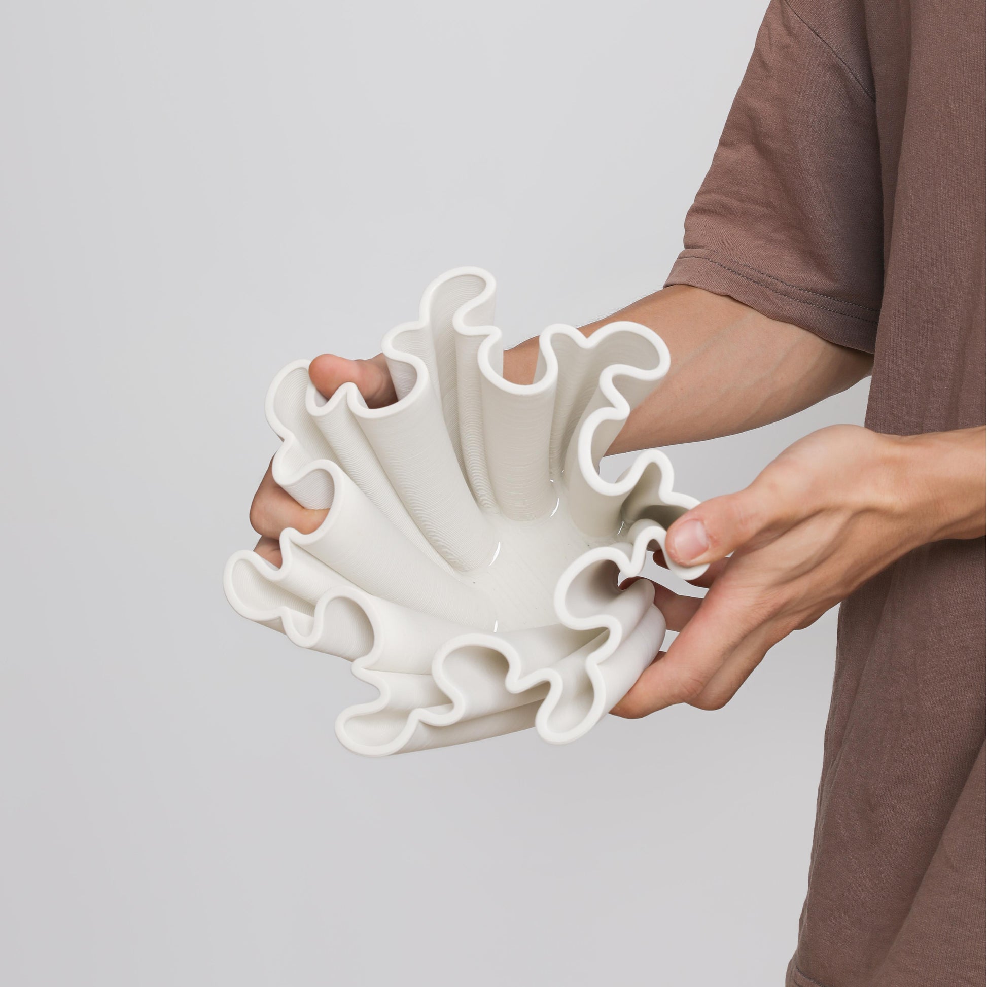 3D-Printed White Ceramic Swell Vase – 13cm - VASCAPE